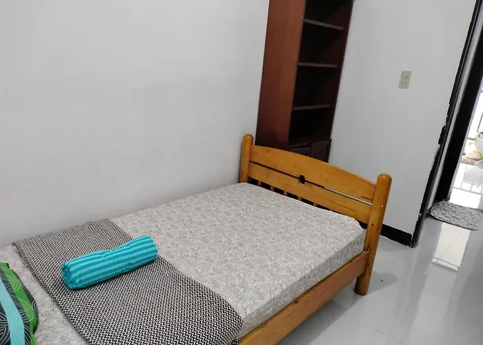 Apartment Three-bedroom - 4th Floor Stairs Only